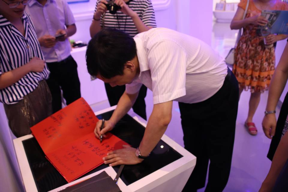 17.10.02 冰球官网成功举办1987届校友30周年毕业聚会-6b091f3c09213c5f 17.10.02 冰球官网成功举办1987届校友30周年毕业聚会-6b091f3c09213c5f